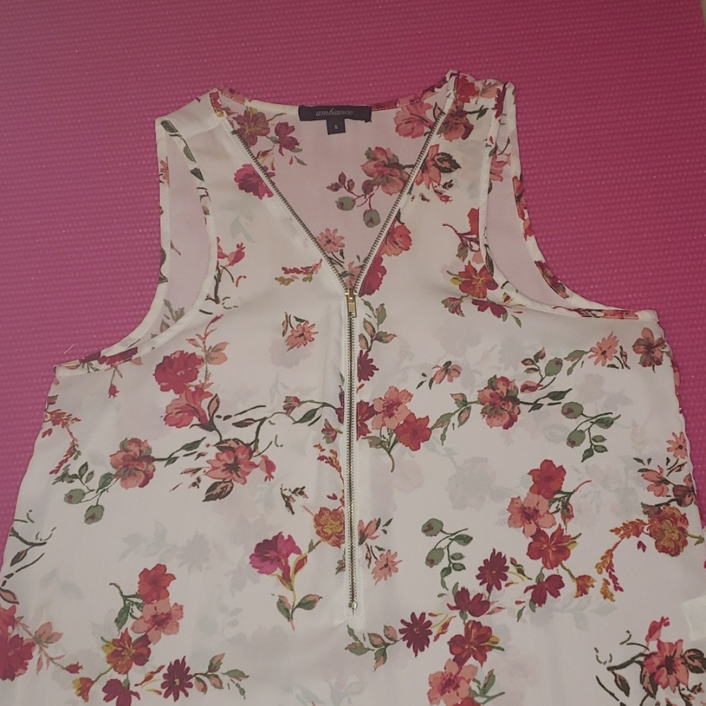Shirt - Picture 2 of 5